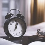 انظر بطنه البني ، والقبة قليلا والقسم